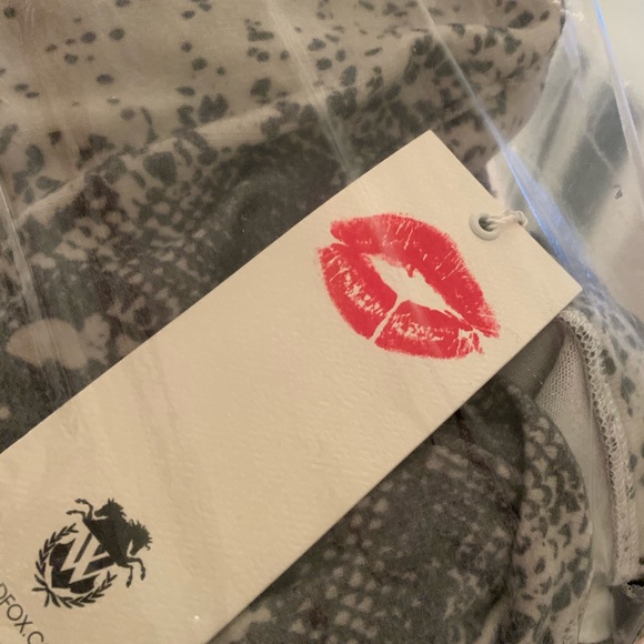 Wildfox long sleeve. So soft - Picture 4 of 4